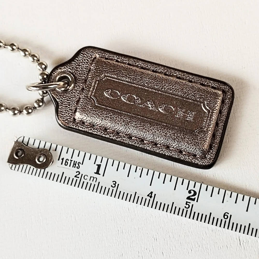 🏷️ 2" Med Coach Metallic Bronze Leather Hang Tag Bag Fob Charm Keychain Pendant - Picture 4 of 4